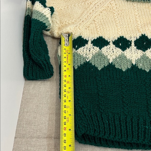 Vintage. Hand made. New. Green and Cream Knit Sweater - Picture 4 of 4